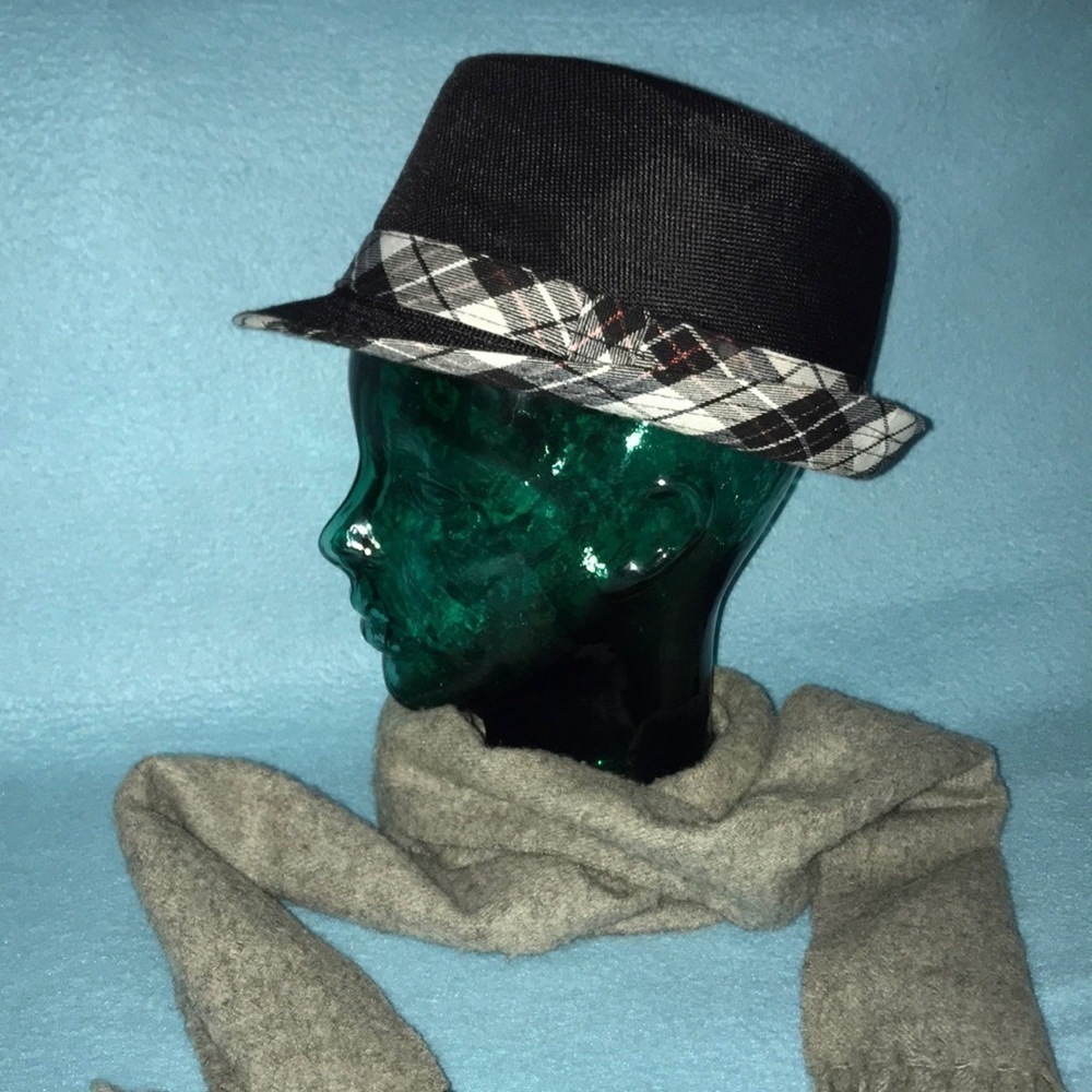 𝅺BRIM hat black and plaid size OS